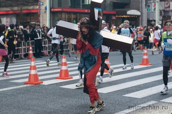 Лучшие костюмы на Токийском марафоне