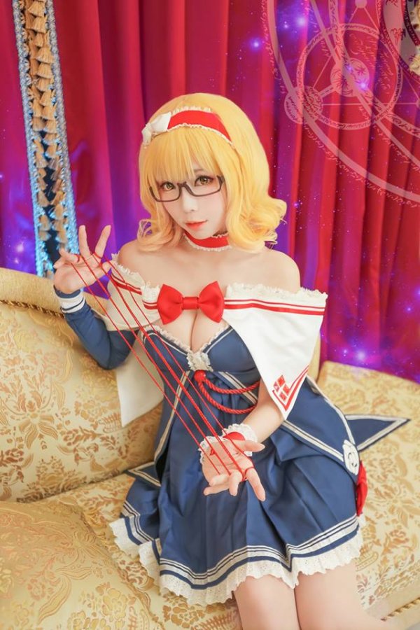Alice Margatroid Cosplay by Ely