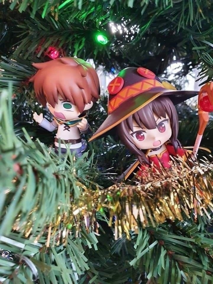 У каждого анимешника должна быть такая ёлка